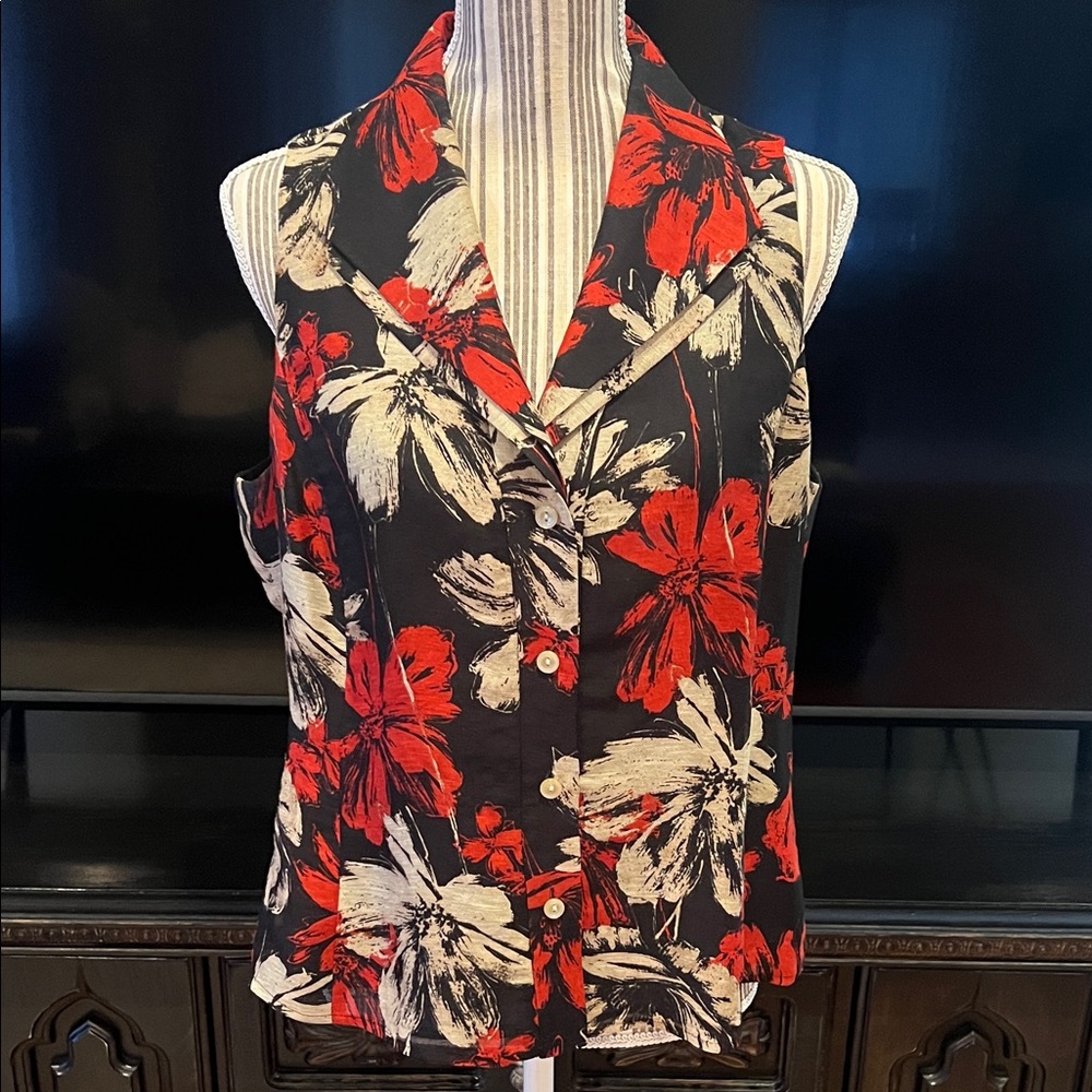 Floral Sleeveless Women's Top - Red, black and tan.